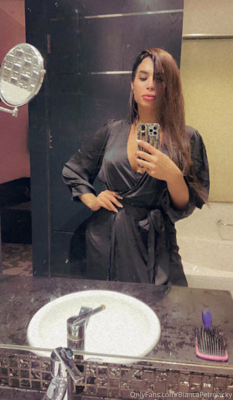 Biancapetrovickyoficial photo 92