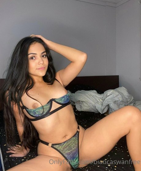 Biancaswanfree photo 15