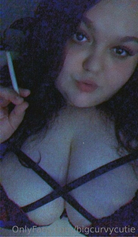 Bigcurvycutie photo 4
