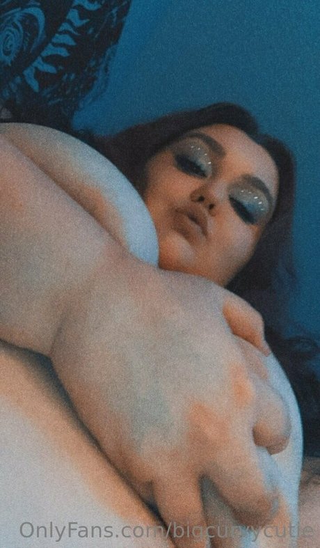 Bigcurvycutie photo 7