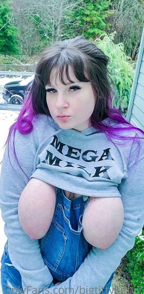 Bigtittykitty7 photo 2
