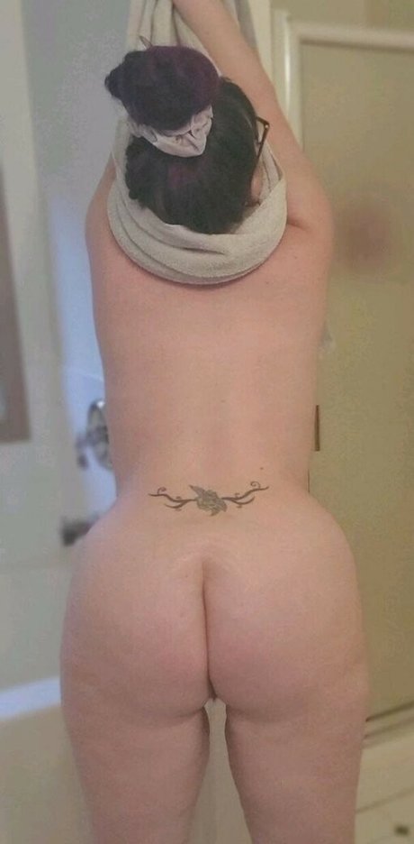 Bigtittykitty7 photo 9