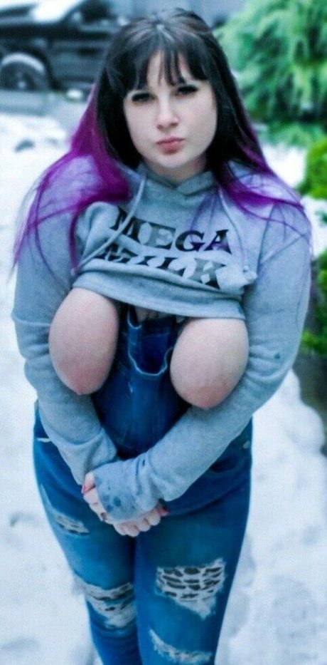 Bigtittykitty7 photo 25