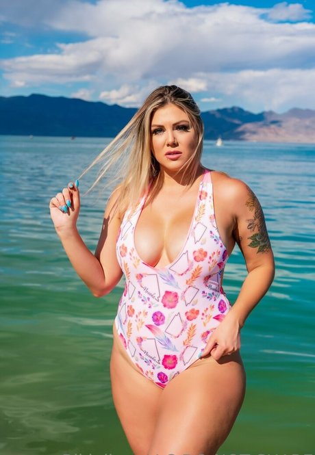 Bikinibee_official photo 10