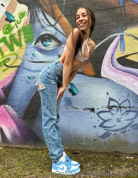 Bikinibites photo 21
