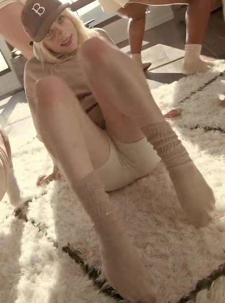 Billie Eilish photo 39