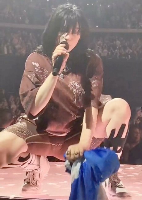 Billie Eilish photo 47