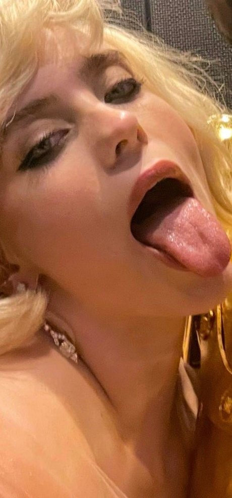 Billie Eilish photo 151