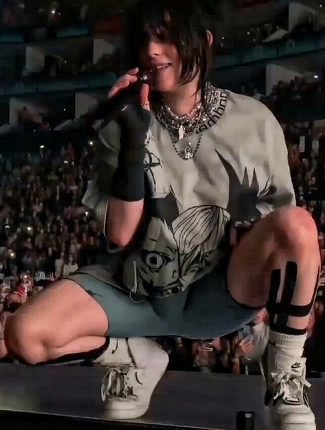 Billie Eilish photo 199