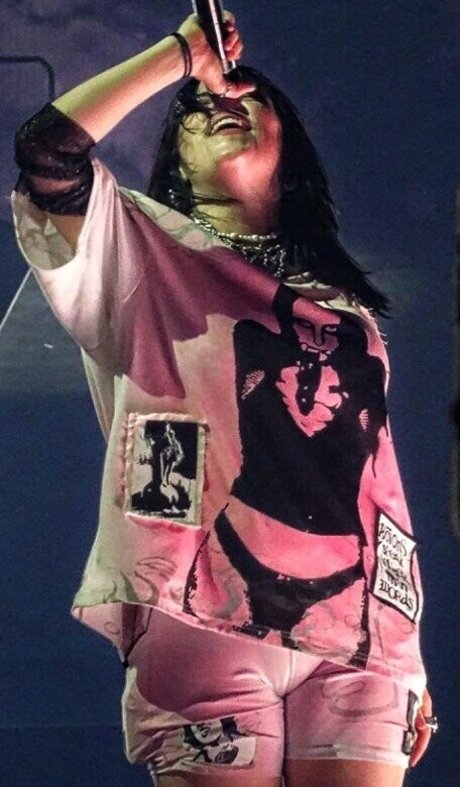 Billie Eilish photo 200