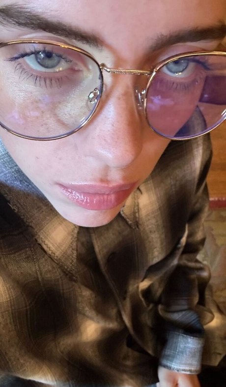 Billie Eilish photo 209