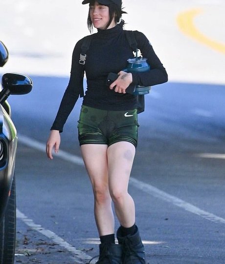 Billie Eilish photo 218