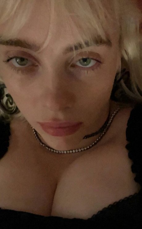 Billie Eilish photo 277