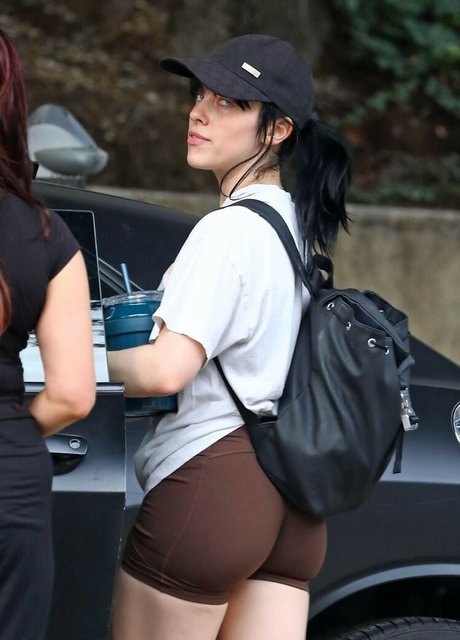 Billie Eilish photo 293