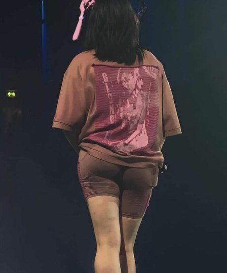 Billie Eilish photo 315