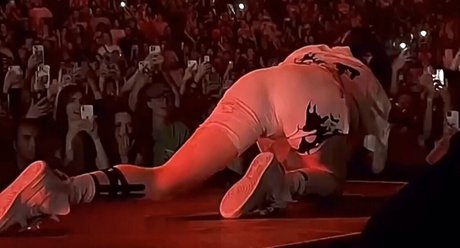 Billie Eilish photo 319