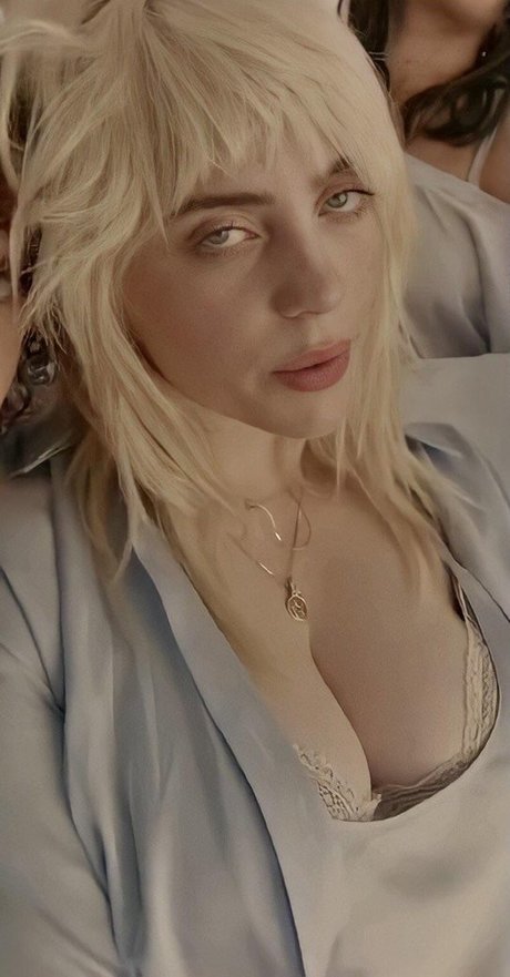 Billie Eilish photo 321