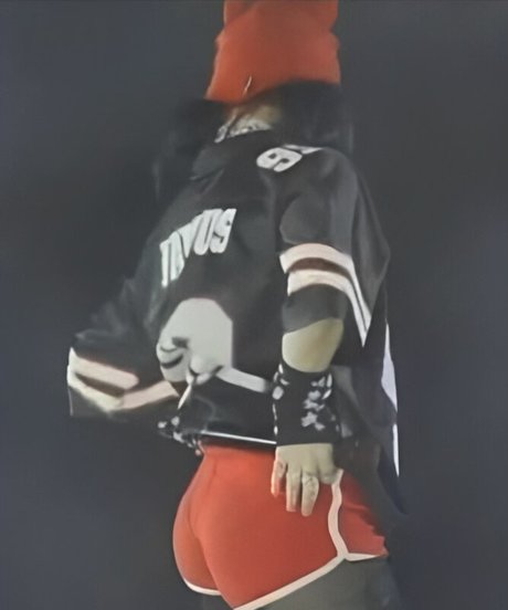 Billie Eilish photo 340