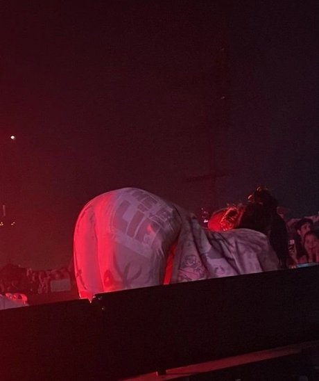 Billie Eilish photo 387