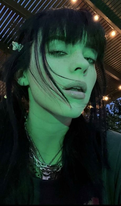 Billie Eilish photo 426