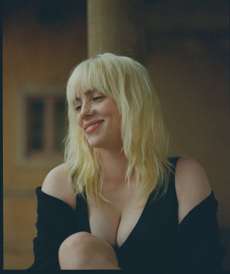Billie Eilish photo 438