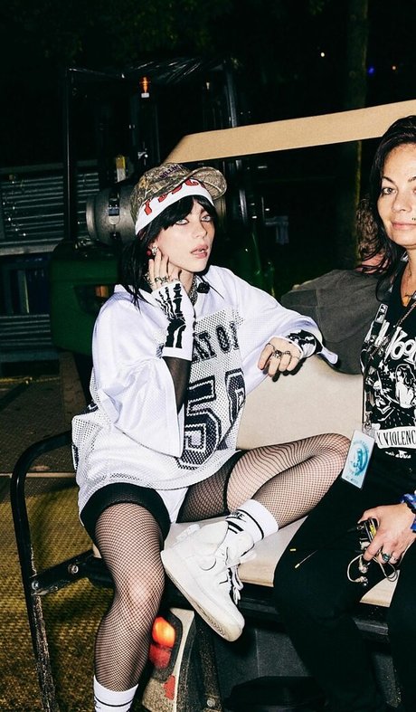 Billie Eilish photo 465