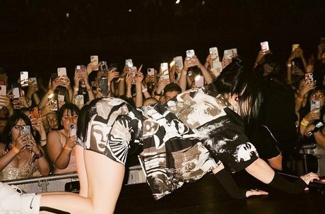 Billie Eilish photo 481