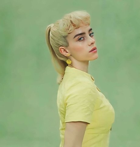 Billie Eilish photo 510