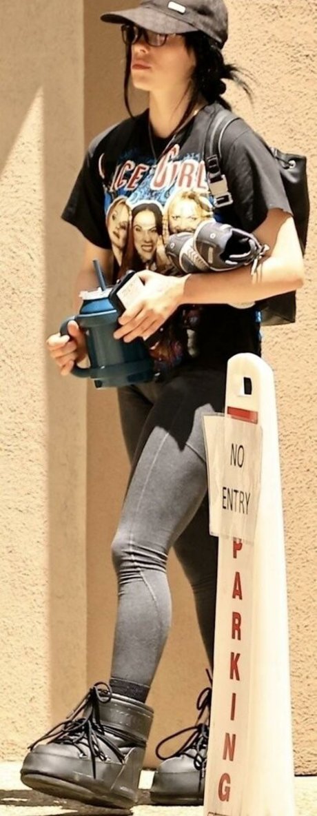 Billie Eilish photo 515