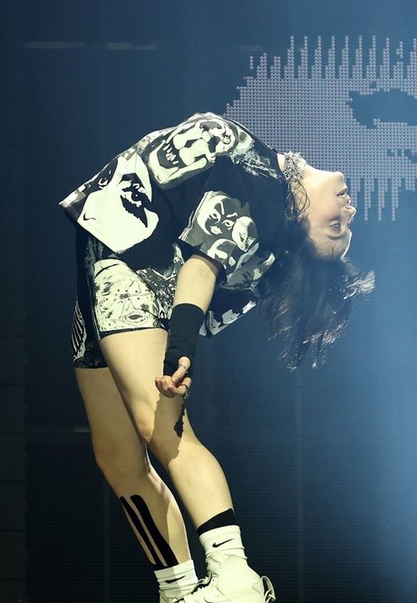 Billie Eilish photo 518