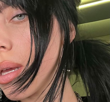 Billie Eilish photo 538