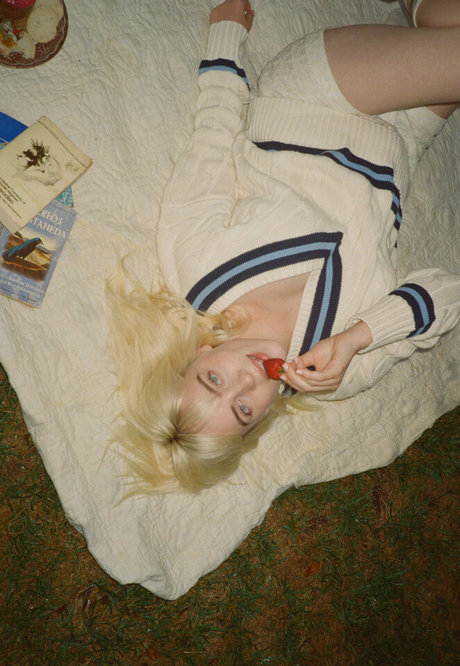 Billie Eilish photo 551