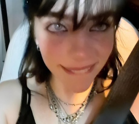 Billie Eilish photo 586