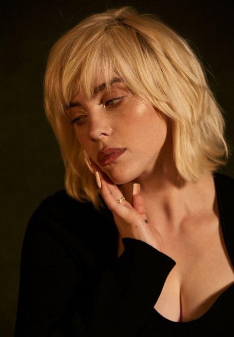 Billie Eilish photo 596