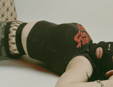 Billie Eilish photo 608