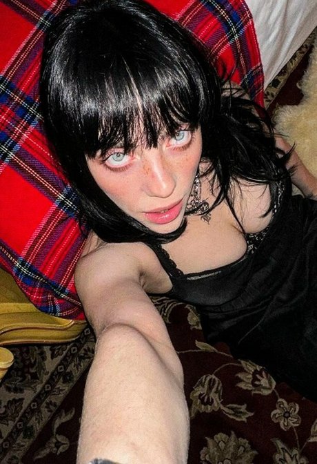 Billie Eilish photo 618