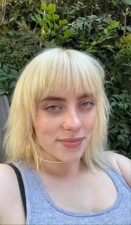 Billie Eilish photo 648