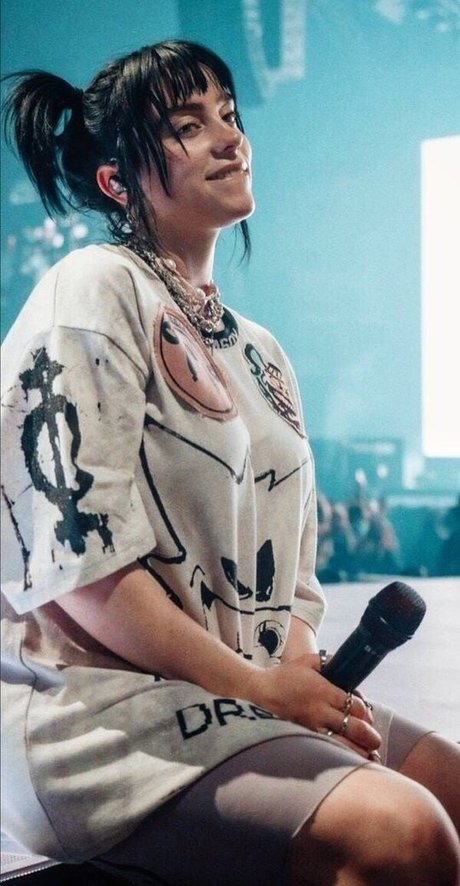 Billie Eilish photo 652