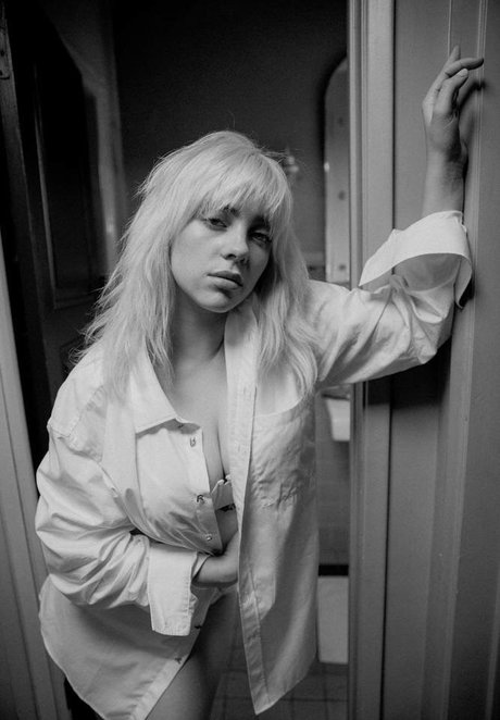 Billie Eilish photo 656