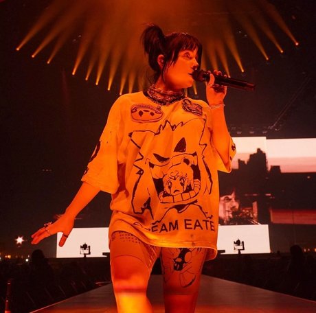 Billie Eilish photo 659