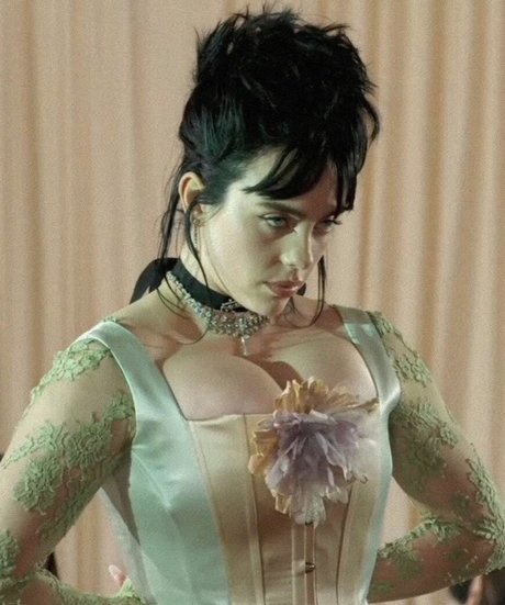 Billie Eilish photo 662