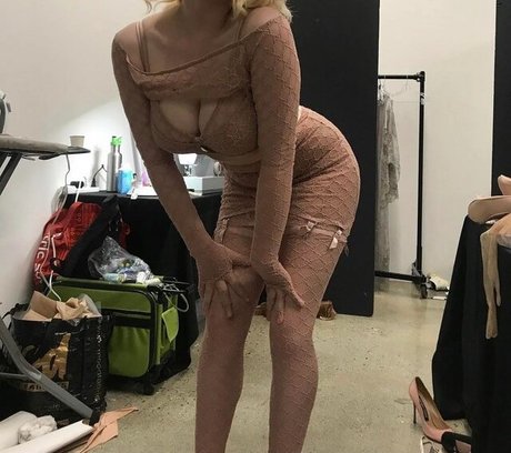 Billie Eilish photo 676