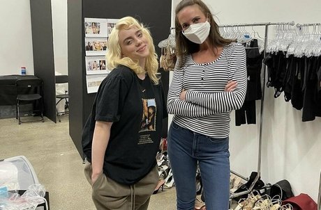 Billie Eilish photo 678