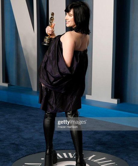Billie Eilish photo 681
