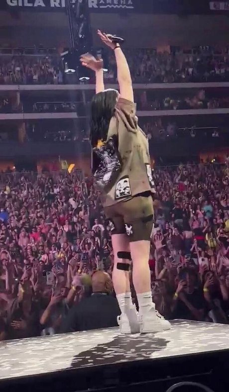 Billie Eilish photo 685