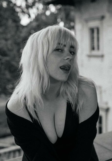 Billie Eilish photo 724