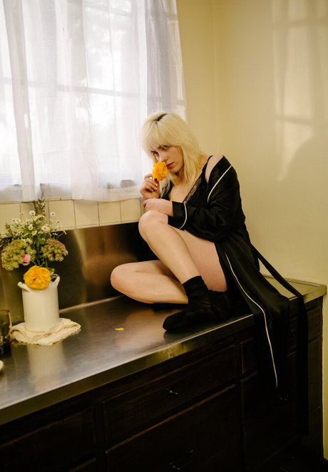 Billie Eilish photo 747
