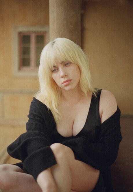 Billie Eilish photo 752