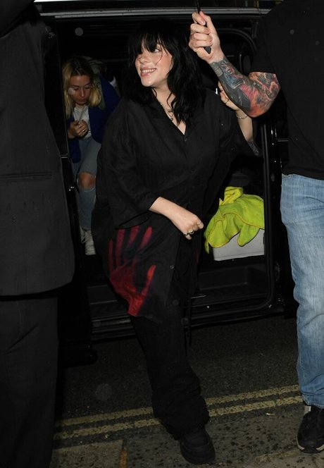 Billie Eilish photo 755
