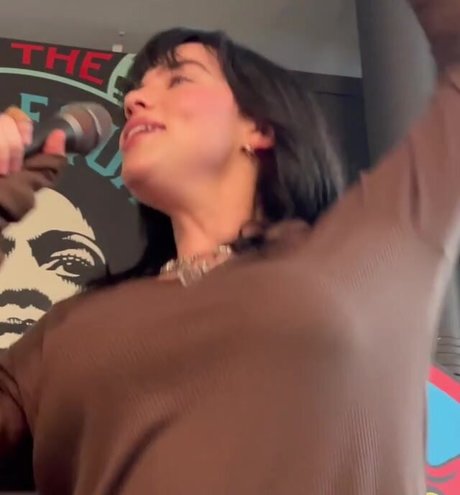 Billie Eilish photo 767